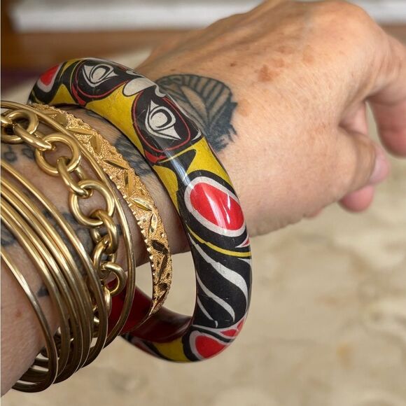 Paul Windsor Haisla First Nations “Brown Bear” Painted Wooden Bangle Bracelet - Picture 6 of 8